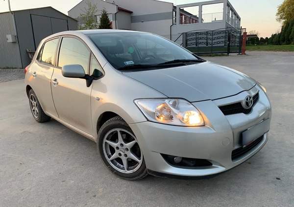 Toyota Auris cena 16800 przebieg: 206000, rok produkcji 2008 z Bierutów małe 37